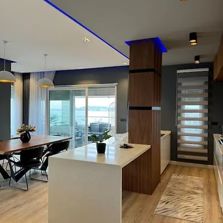 Apartment Luxury Sea-view Penthouse 28 *