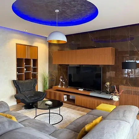 Luxury Sea-view Penthouse 28 * Durrës
